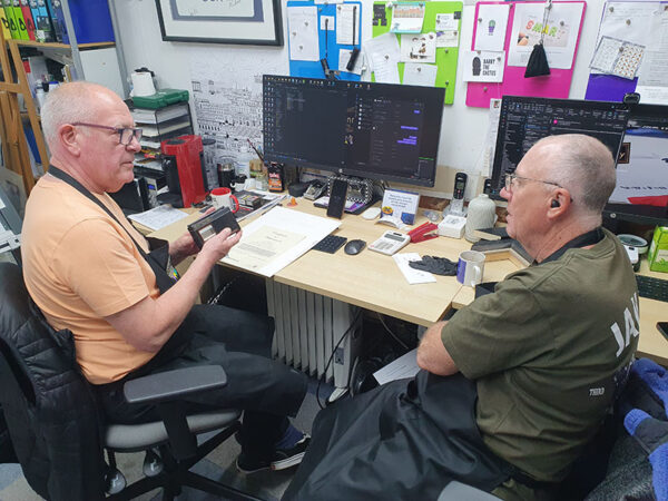 Discussing 3D item framing